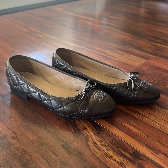 Chanel Flats - Dark Brown - Picture 2 of 7